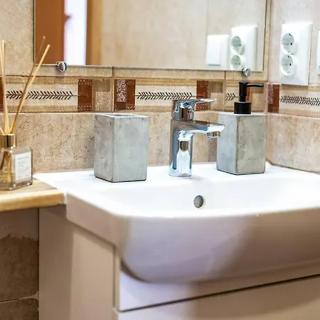 Mountain - In And Out - Free Bansko