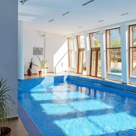 Mountain - In And Out - Free Apartment